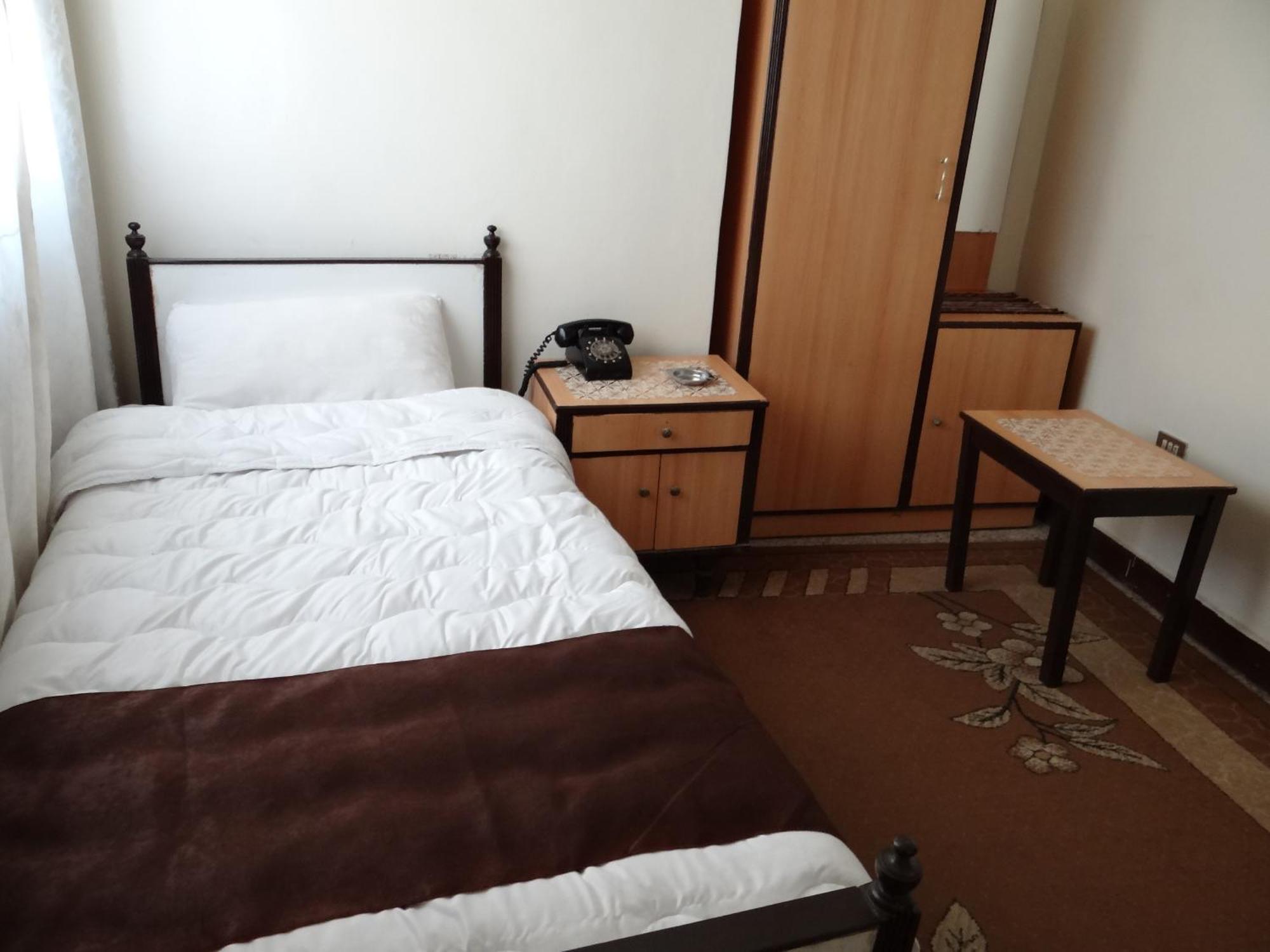 Hamoudah Hotel Amman Room photo